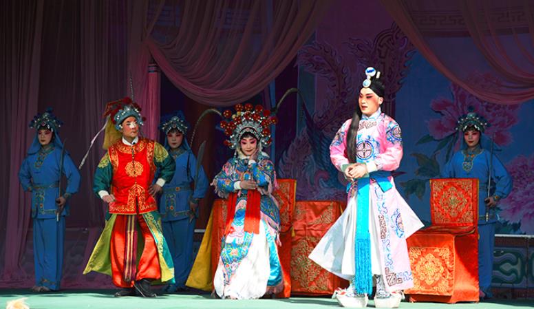 平顶山市戏剧研究中心豫剧院送戏下乡演出