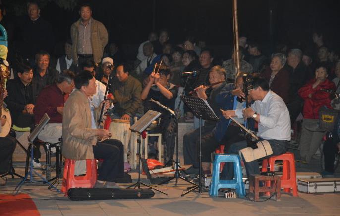 博爱广场的豫剧之夜