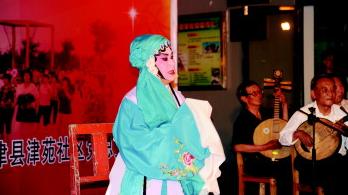 利津县京剧票友义务演出达360多场