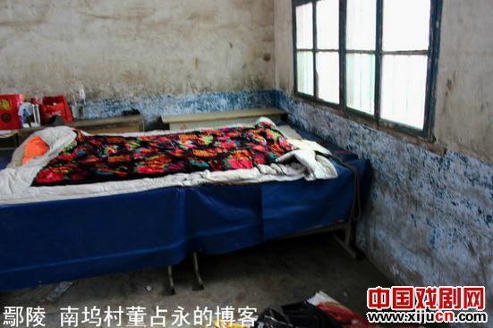 河南农村民营豫剧团女演员住处安阳豫北红脸王