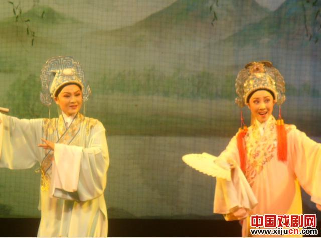 观看越剧折子戏专场