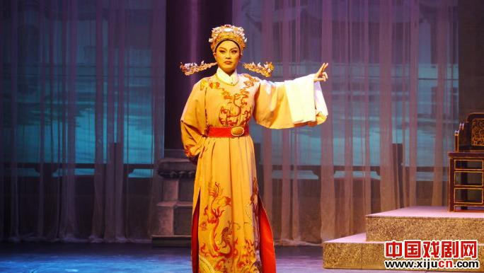 越剧《新巡按斩父》