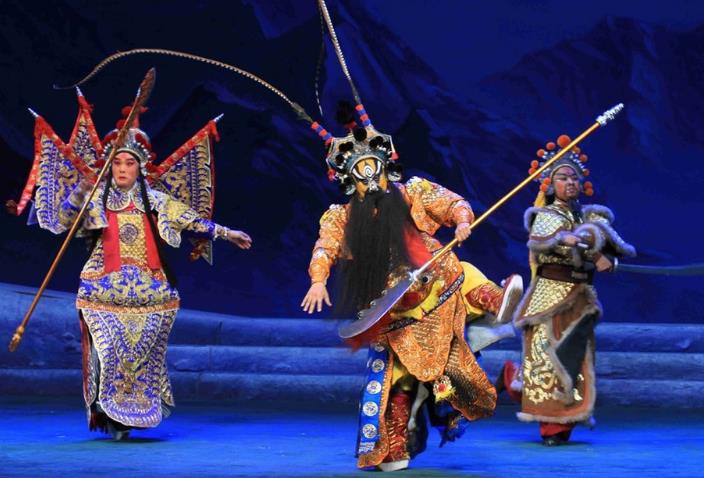 新编京剧《狄青》武戏与文戏完美结合令观众叫好