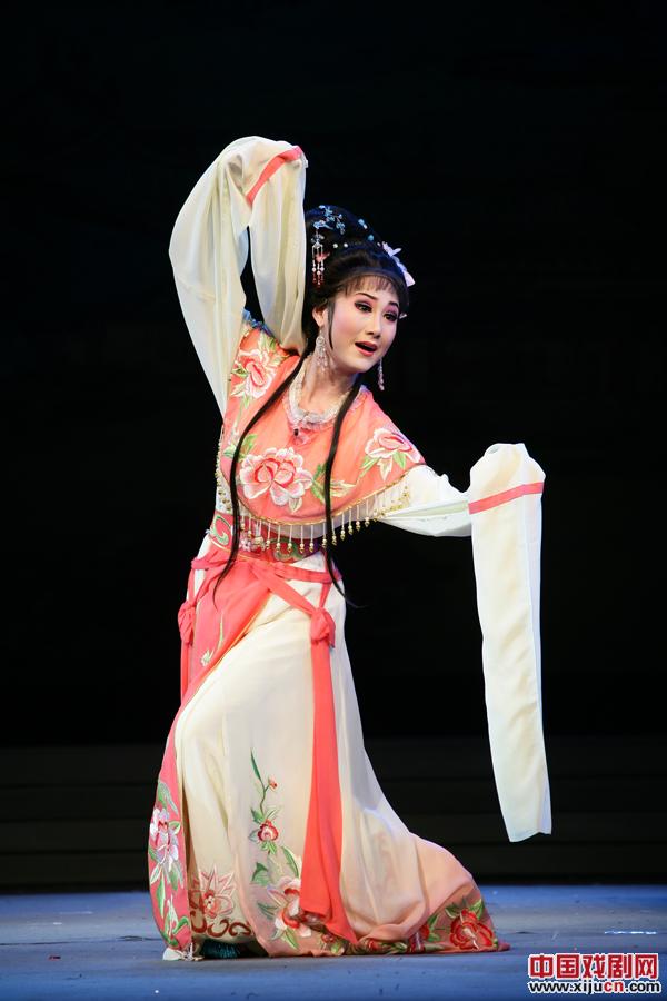 方亚芬携青年演员专场演出袁派荟萃迎新春