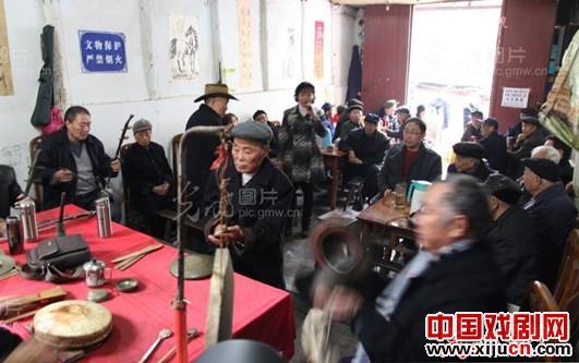 龙马潭区川剧玩友协会十年来自编自导300多个川剧节目