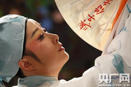 新版越剧《梁祝》剧照