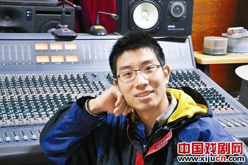 23岁的四川小伙沈皛耗费两年多时间拍摄的川剧艺人走南闯北的纪录片《角色》