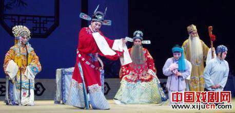 史茹演出新古典豫剧《三娘教子》