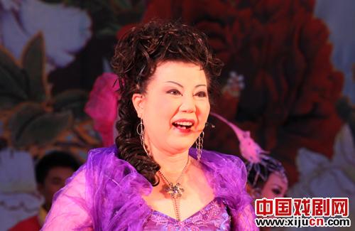 新疆生产建设兵团豫剧团慰问演出