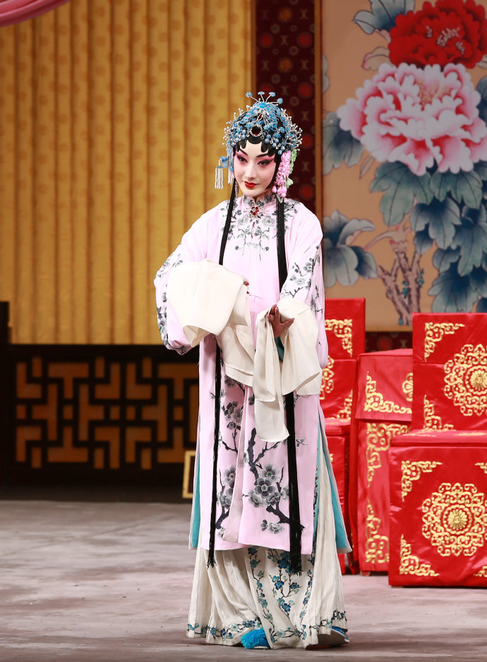京剧《锁麟囊》郭伟饰演薛湘灵
