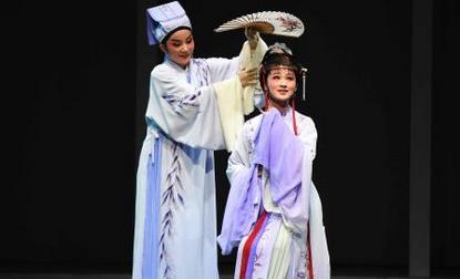 新编原创尹派越剧《柳梦梅》上演