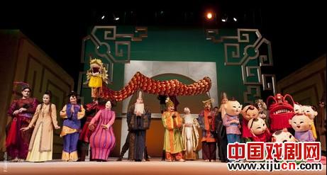 中国京剧表演艺术家和俄罗斯音乐家同演《图兰朵》