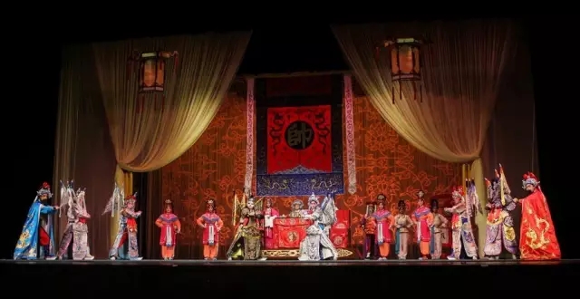 川剧《禹门关》唱响酒都剧场 宜宾戏迷点赞&ldquo;演得太好了&rdquo;