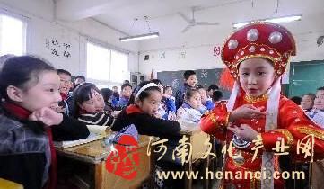 小学生表演豫剧《花木兰》选段