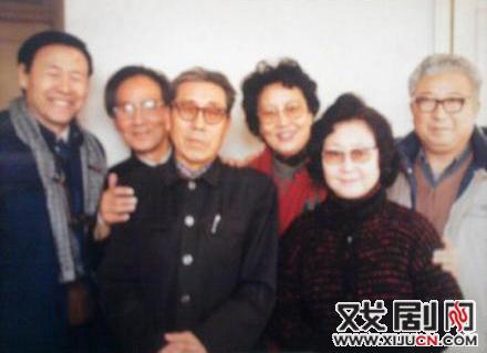 评剧艺术家韩少云、陈桂秋(右三)、李继宗(左三)、周学忠与评剧作曲家王其珩、评剧导演王明楼合影