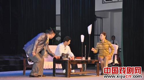 豫剧《歧路冷雨》