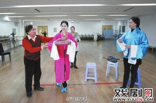 记成立五周年的方松街道越剧沙龙演出队