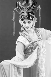 沈阳评剧院演员崔晓东在美国硅谷举办的第十届飞扬国际艺术节中获金奖