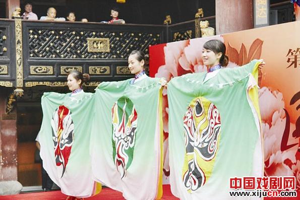 当初同一批进团的30多个人，现在只剩下5个了