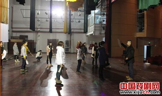 余杭小百花越剧团兵分两路排越剧大戏《洪昇》