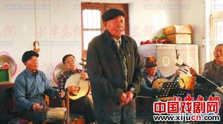 平度市新河镇顾家村的老京剧班已有九十余年的历史
