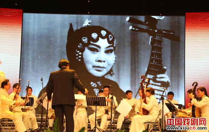 张宝英老师在&ldquo;兰韵飘香&rdquo;纪念崔兰田大师逝世十周年演出掠影