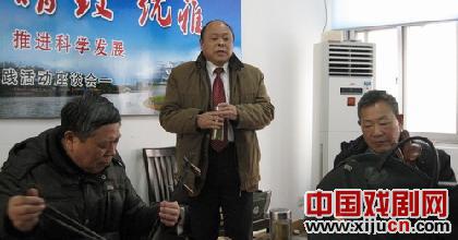 扬州三代票友唱皮黄庆佳节