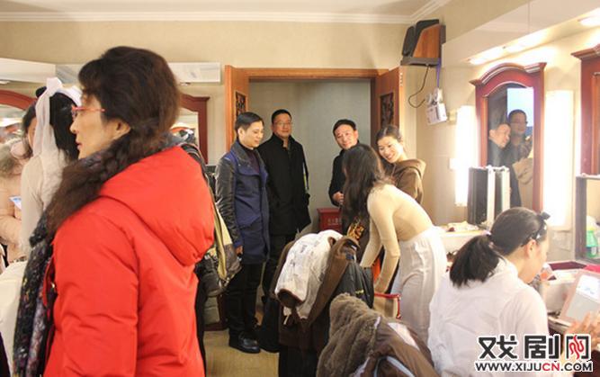 经典大戏《红楼梦》拉开余杭小百花胜利剧院演出帷幕 演出吸引外国观众