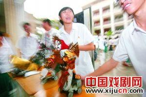 机器人来演绎《三岔口》