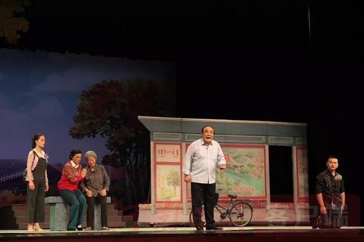 大型现代豫剧《燕振昌》感动京城