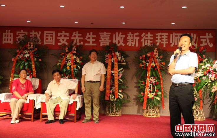 板胡奇才轩建新拜在作曲家赵国安门下