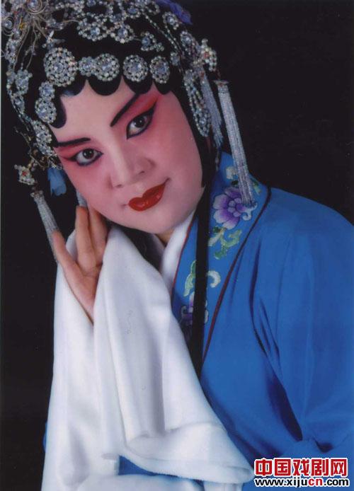 李秀花在《桃花庵》中饰窦氏