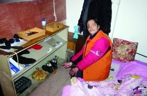 川剧演员辞职后盗窃伤妻