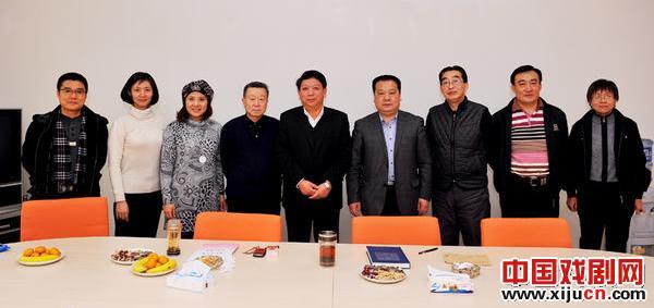 国家京剧院召开民主党派代表座谈会，为剧院的可持续发展建言献策