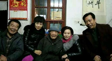 洛曲老师们看望曲剧前辈马琪，刘卫生先生