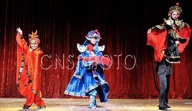 人偶组合《川剧变脸&middot;吐火》