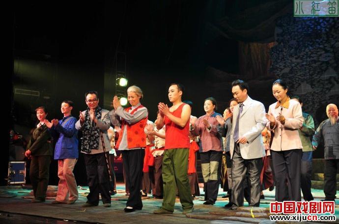 曲剧情系母亲河