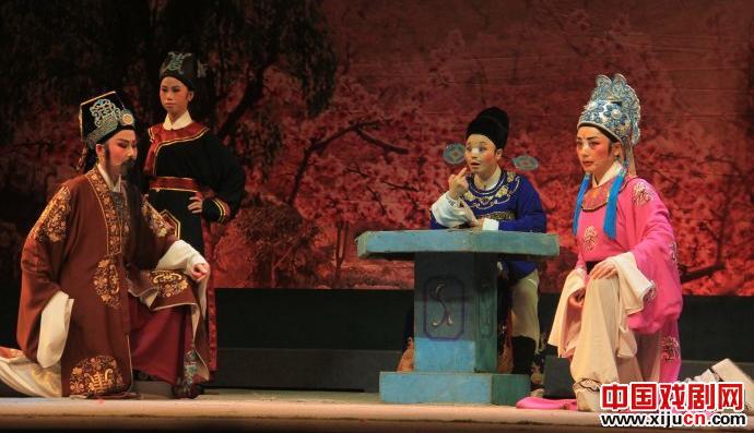 轻喜剧《一见钟情》