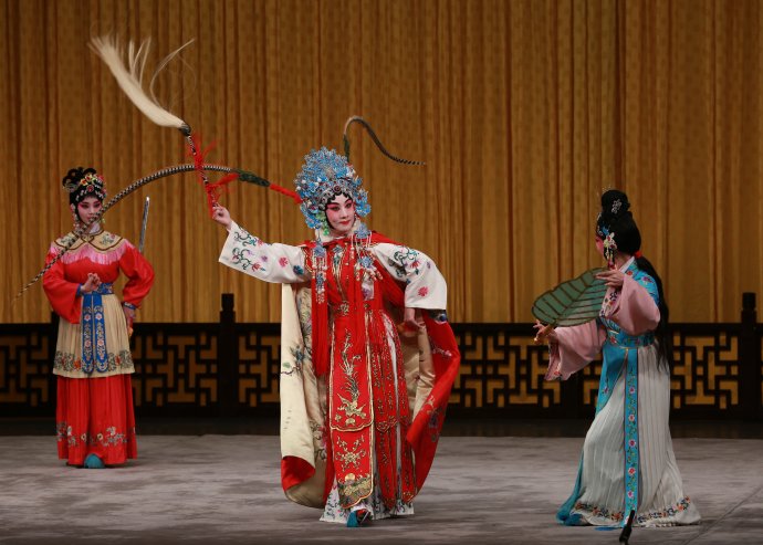 京剧《借扇》郝杰饰演孙悟空 高红梅饰演铁扇公主