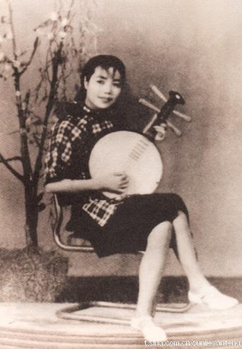 1933年越剧《啼笑因缘》越剧男班首演