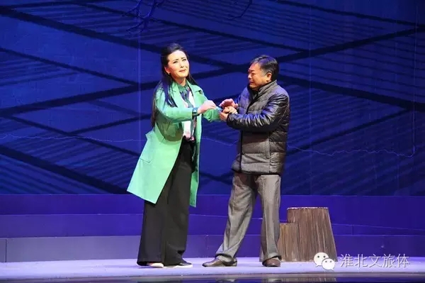 淮北大型现代豫剧《我的土地》参加省第十一届艺术节赢得满堂彩