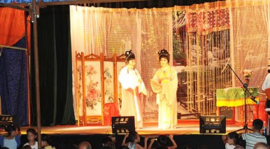 临安市老年大学越剧团举办&ldquo;迎国庆&middot;重阳佳节&rdquo;专场演出