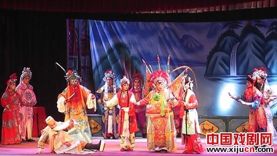 河南驻马店豫剧团演出的传统豫剧大戏