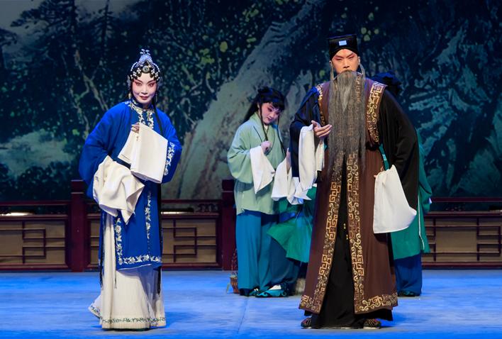 天津市评剧白派剧团21日演出评剧《包公三勘蝴蝶梦》