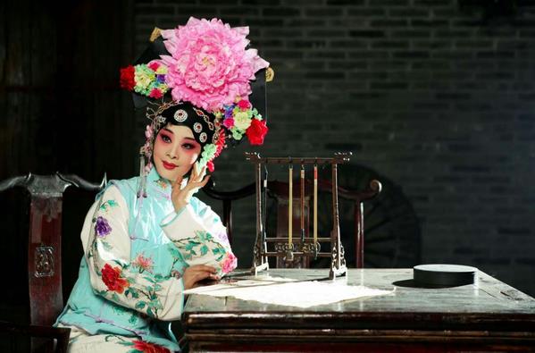 石家庄市青年评剧团的著名演员许丽丽