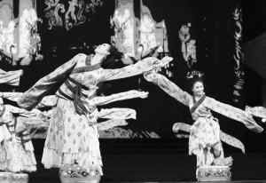 来了大厂评剧团，家家户户像过年