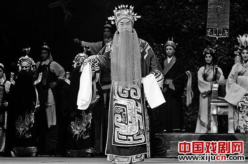 上海京剧院携新编京剧《成败萧何》献演重庆国泰艺术中心