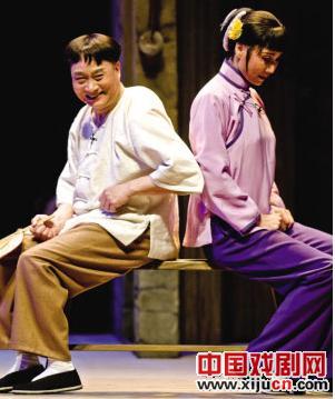 青岛京剧院上演现代京剧《驼哥与金兰》