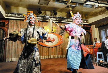 刘荣升京剧团上演《八大锤》和《沙桥饯别》