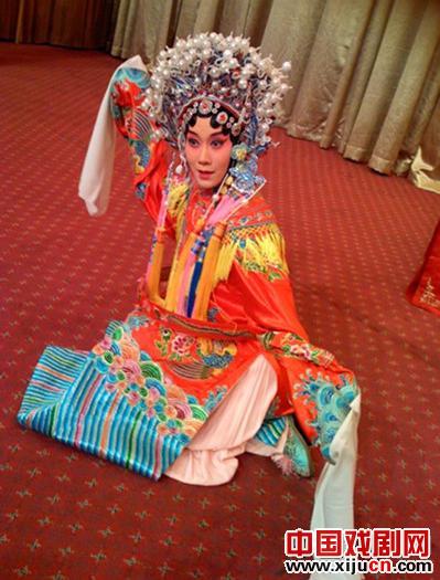 温峥嵘为《只要你过得比我好》苦练京剧